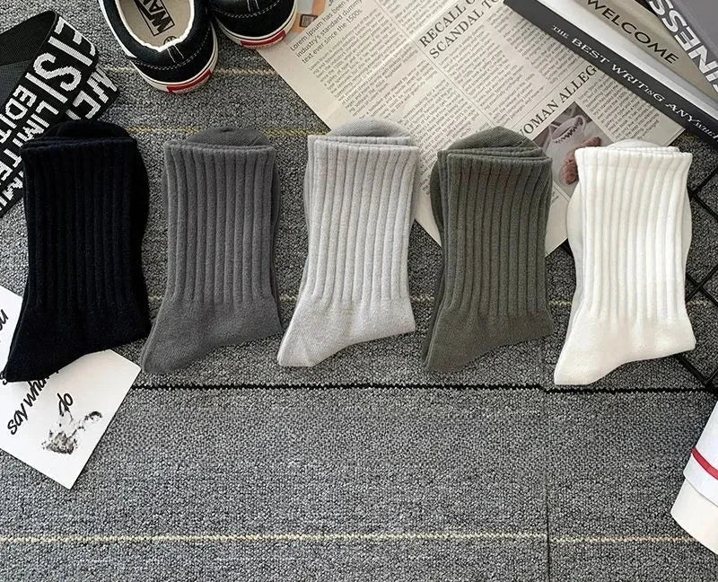 Lot de 5 Paires de Chaussettes pour Homme - Chaussettes Respirantes Unies pour Sport en Plein Air - Chaussettes Moyennes Casual en Coton - Style Harajuku Casual - Chaussettes de Basketball Unies